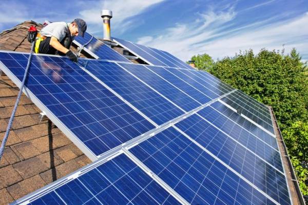 Reducción de costos impulsa uso de paneles solares en residencias