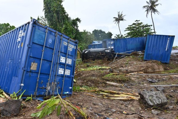 Superviviente en Indonesia: El tsunami se lo llevó todo