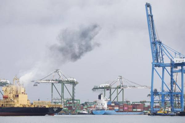 <i>La empresa Panama Ports Company (PPC), filial del grupo hongkonés CK Hutchison, anunció el inicio de un proceso de arbitraje internacional contra la danesa Maersk. EFE/ Bienvenido Velasco</i>