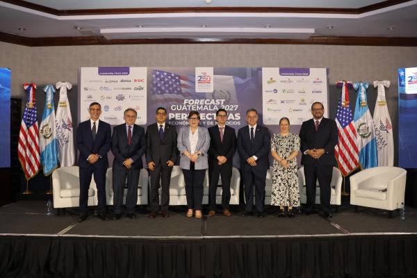 <i>El encuentro Forecast Guatemala 2027 – Perspectivas Económicas y de Negocios, fue un espacio estratégico que reunió a autoridades, representantes del sector privado y expertos. Foto de cortesía</i>