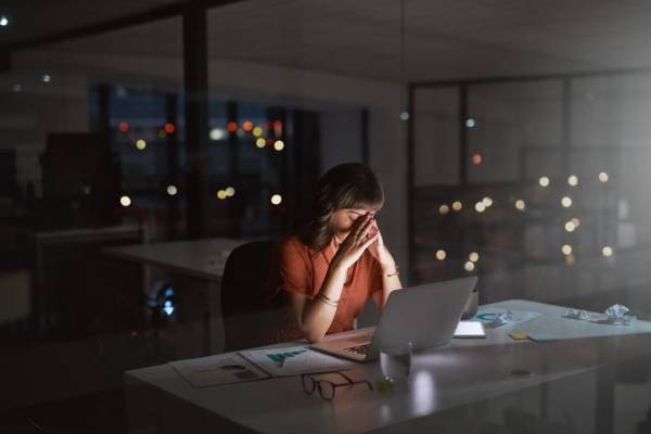 Estudio: Menos mujeres tienen la capacidad para desconectarse del trabajo