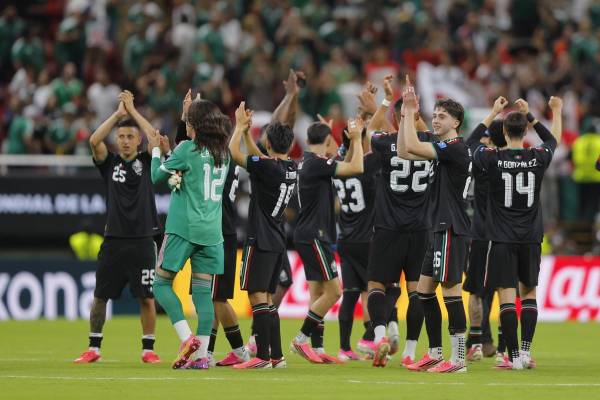 <i>Jugadores de México celebran este jueves, al finalizar un partido del grupo A del Mundial de la FIFA 2026 entre México y Corea del Sur, en el estadio Akron en Guadalajara (México). EFE/ Francisco Guasco</i>
