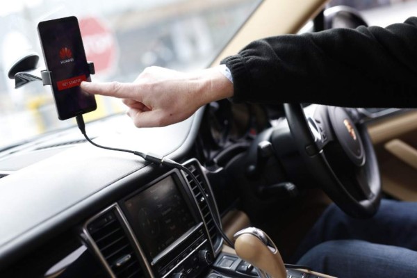 El Mate 10 Pro de Huawei puede controlar un vehículo autónomo