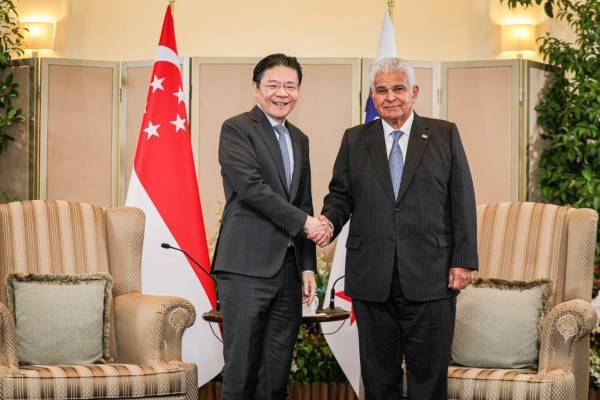 <i>Presidente panameño, José Raúl Mulino, y al primer ministro de Singapur, Lawrence Wong. (Foto: Presidencia de Panamá)</i>