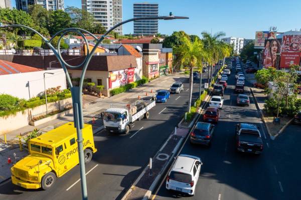 <i>Al cierre de 2025, el parque automotor llegó a 2.022,324 de los que 1.334.588 corresponde a coches y 687.736 motocicletas. Foto de cortesía</i>