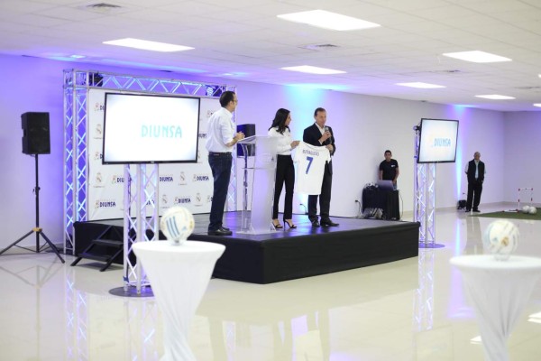 Honduras: Voluntarios y colaboradores de DIUNSA participan en encuentro con Emilio Butragueño