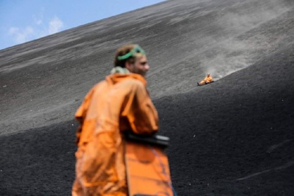 'Volcano boarding', surf volcánico