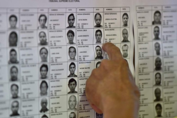 Inicia el conteo de votos en la elección presidencial de El Salvador