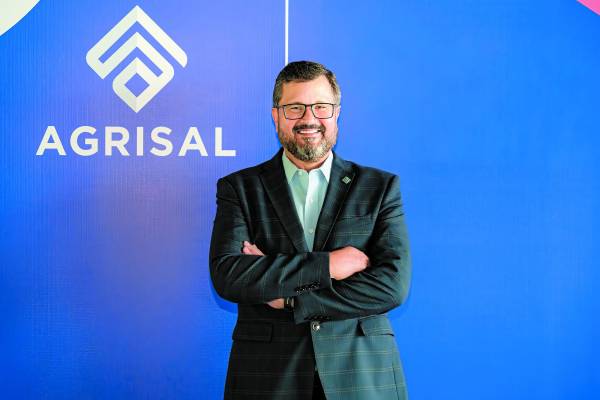 LA VERDADERA RESPONSABILIDAD DEL LIDERAZGO EMPRESARIAL ES GENERAR VALOR ECONÓMICO, SIN PERDER DE VISTA EL IMPACTO EN LAS PERSONAS Y COMUNIDADES. Eduardo Quiñónez, Presidente de AGRISAL