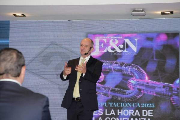 <i>Luis Maturén, CEO de Datos Group, durante su ponencia en la Cumbre Empresarial en Guatemala, organizada por E&amp;N, en alianza con Datos Group y PIZZOLANTE. Foto José Carlos Flores / E&amp;N</i>