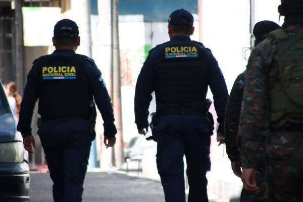 <i>El ministro de Gobernación sostuvo que los índices de violencia se habían reducido en Guatemala, aunque, agregó, hay que admitir que en mayo y junio hubo días con repunte de homicidios. Foto de cortesía</i>