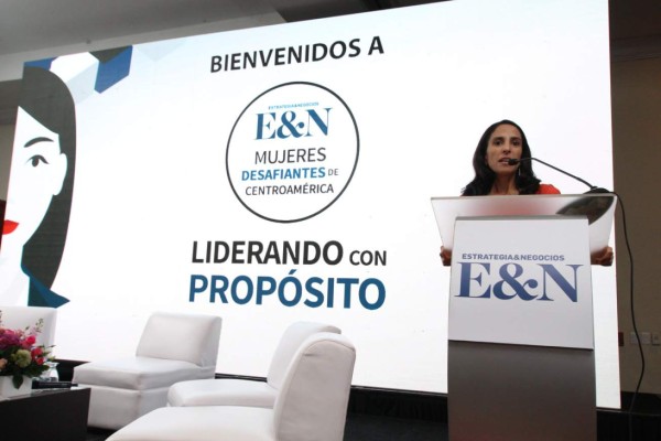 Centroamericanas Desafiantes Sin límites: Mujeres que soñaron con la luna…y volaron mucho más alto