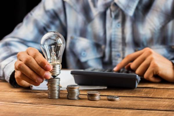 <i>De acuerdo con GBM, el resultado fue una reducción de 25 % en la factura energética y la eliminación del denominado consumo vampiro nocturno. Foto de iStock</i>