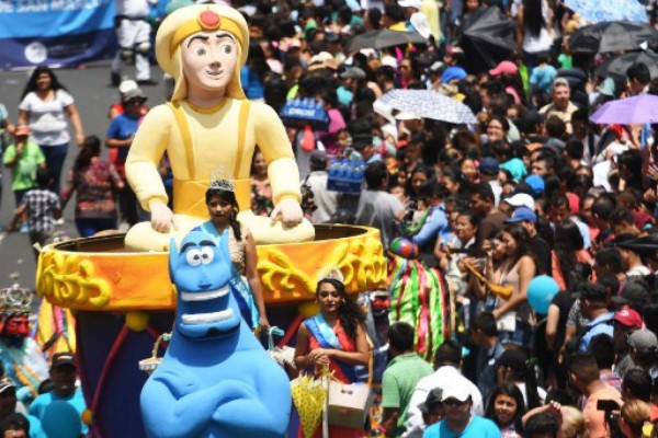 El Salvador entra en receso por fiestas patronales