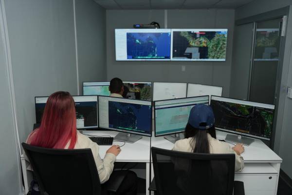 Este Centro, primero en la región, permitirá articular los esfuerzos de control y vigilancia frente a amenazas como la pesca ilegal, la contaminación marina y la pérdida de biodiversidad. Foto de cortesía