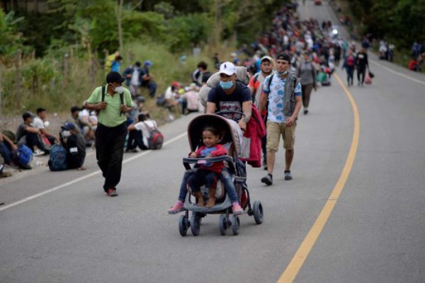 Caravana rumbo a EE.UU. suma más de 9.000 migrantes