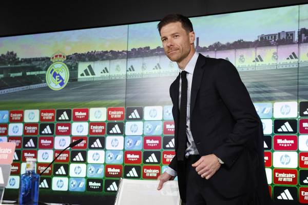 <i>El exjugador del Real Madrid Xabi Alonso es presentado como nuevo entrenador del equipo en Madrid. EFE/Chema Moya</i>