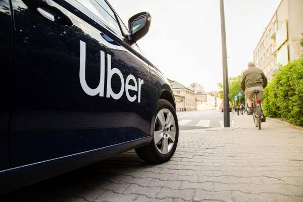 <i>No es la primera vez que plataformas como Uber son objeto de reglamentaciones polémicas en Panamá. MOZCO Mateusz Szymanski / Getty Images</i>