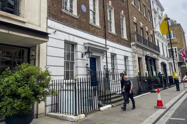 <i>Los Beatles tendrán por primera vez un museo en Londres, que estará situado en el edificio de la calle Savile Row, en pleno centro de la ciudad, donde la banda de Liverpool grabó su último álbum -Let it Be- y cantó en la azotea en el que también fue su último concierto juntos. El museo, anunciado en la web oficial del grupo, se llamará The Beatles en Savile Row, y será inaugurado en 2027 para que los seguidores del legendario cuarteto puedan disfrutar de esta experiencia. EFE/Luis Campello</i>