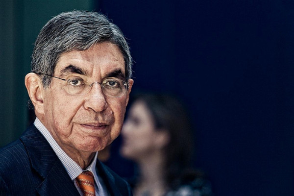 Óscar Arias critica 'ridícula' ayuda de EE.UU. a lucha antidrogas