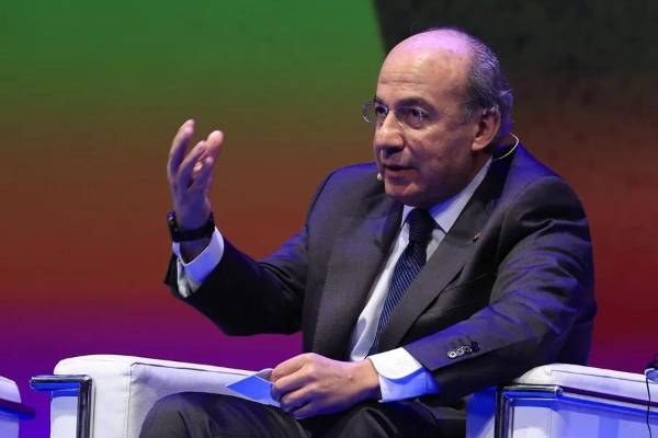 <i>El ex presidente Calderón participó en el cuarto Foro América Libre, celebrado en Ciudad de México. (Foto: EFE)</i>