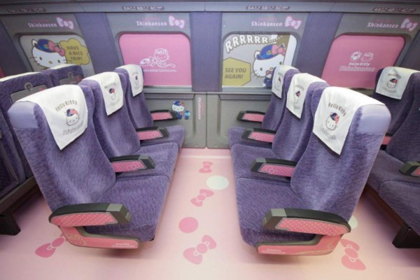 ¡Todos a bordo! El tren de Hello Kitty ya recorre Japón
