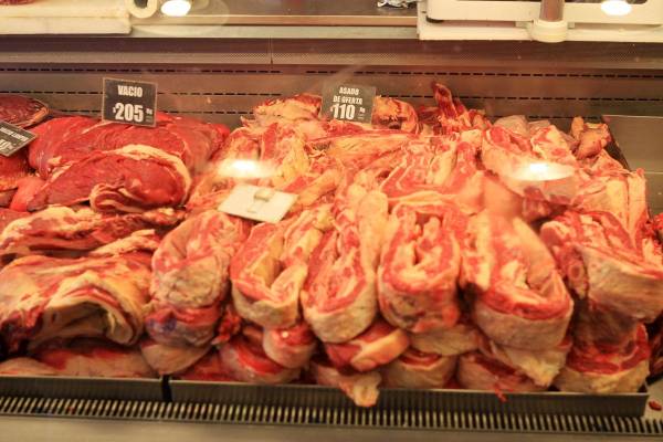<i>Imagen de archivo de varios cortes típicos de carne de res. EFE/Sonsoles Caro</i>