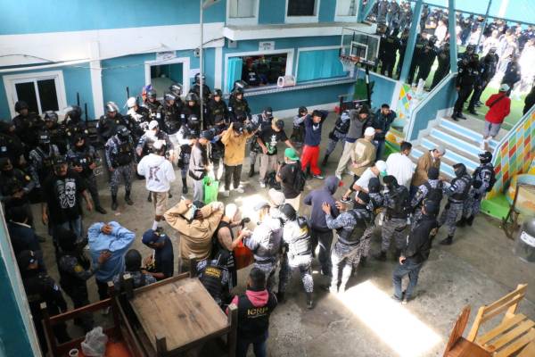 Las revueltas en las prisiones se han registrado de manera constante en las últimas semanas por parte de miembros de las pandillas 'Barrio 18' y 'Mara Salvatrucha', debido al traslado reciente de sus líderes a la cárcel de máxima seguridad denominada Renovación I. Foto de cortesía