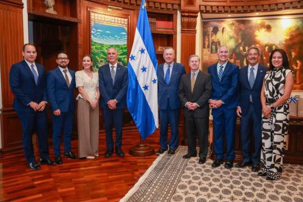 <i>Durante el encuentro, la compañía también informó que analiza duplicar o triplicar su fuerza laboral en Honduras durante los próximos dos años. Foto de cortesía</i>