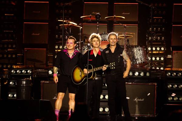 <i>Green Day, banda formada en 1986, tiene como integrantes a Billie Joe Armstrong, Mike Dirnt y Tré Cool, quienes se mostraron orgullosos de ser parte de esta celebración. Foto de cortesía</i>