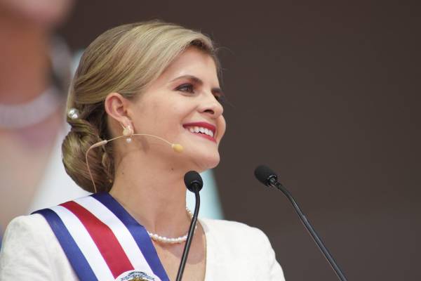 <i>Fernández envió a la Asamblea Legislativa un paquete de proyectos de ley para la construcción de una Ciudad Gobierno; otro para la edificación de una marina y terminal de cruceros, y otra iniciativa para la exploración y explotación de la minería a cielo abierto. Foto de cortesía</i>