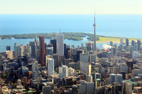 Costa Rica viaja a Canadá en busca de inversiones