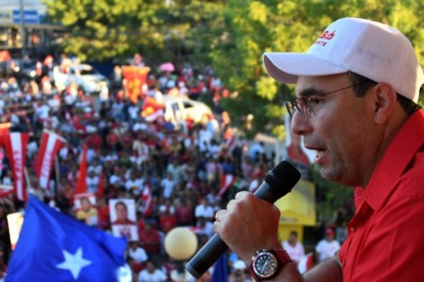 Elección en Honduras: Luis Zelaya, el académico que busca la presidencia