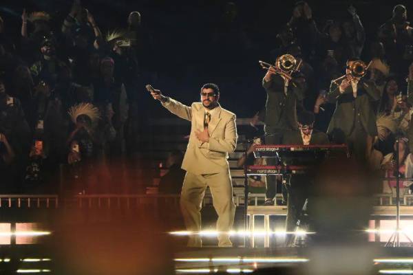 <i>La plena es un género autóctono de Puerto Rico, al igual que la bomba, que Bad Bunny también incluyó en su histórica residencia de conciertos en San Juan, mostrando al mundo el toque de los barriles y el baile tradicional. Foto de cortesía</i>