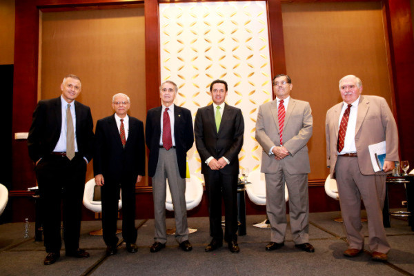 Costa Rica: impuestos marcan diferencia entre programas de candidatos