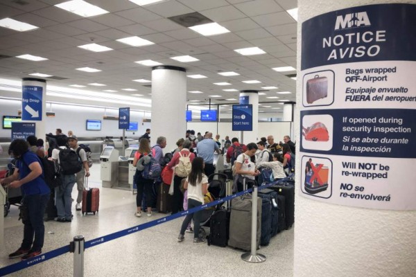 EEUU: Terminal G del aeropuerto de Miami paralizada por el 'shutdown'