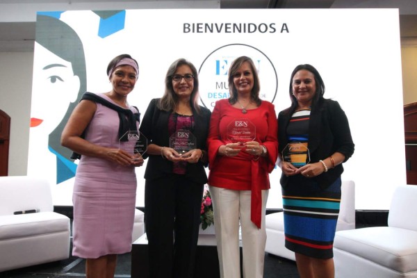 Centroamericanas Desafiantes Sin límites: Mujeres que soñaron con la luna…y volaron mucho más alto