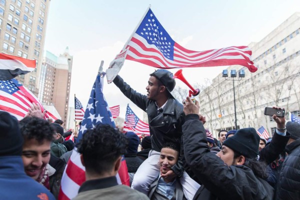 Decenas de miles de visas han sido revocadas a ciudadanos de los 7 países musulmanes vetados por Trump