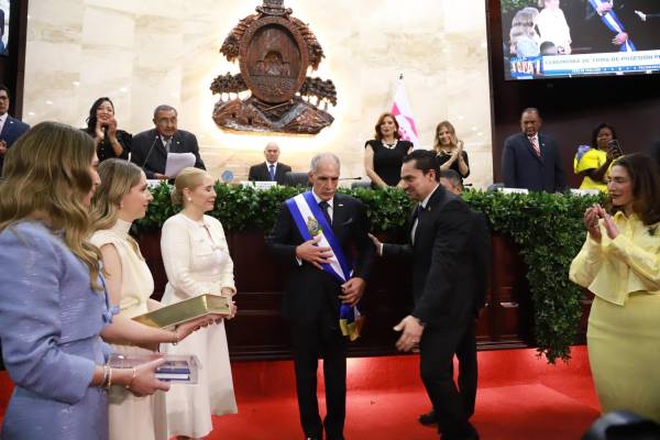 <i>Asfura inicia su mandato 2026–2030 en un entorno político fragmentado, con el partido gobernante en minoría en el Congreso Nacional y margen limitado para una expansión presupuestaria. Foto de cortesía</i>