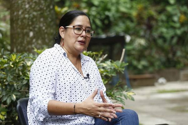 <i>Fotografía de archivo de la jefa del área Anticorrupción y Justicia de la organización Cristosal, la salvadoreña Ruth López. EFE/Rodrigo Sura /ARCHIVO</i>