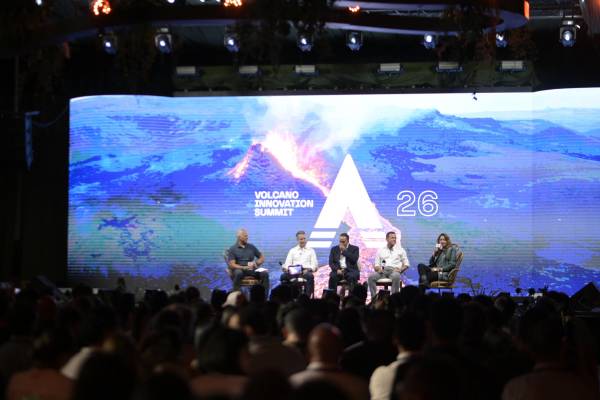 <i>La agenda del Summit incluyó la participación de figuras internacionales y regionales vinculadas con liderazgo, innovación, transformación empresarial y emprendimiento. Foto de cortesía</i>