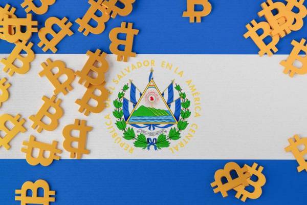 Presidente de El Salvador anuncia que comprará un bitcoin cada día