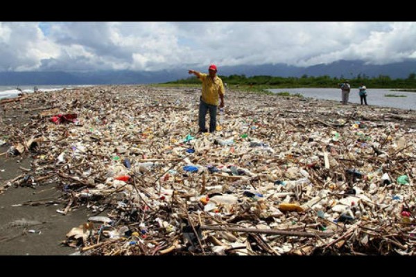 Guatemala: Colapso en biobarda en río Motagua agrava acumulación de basura en playas