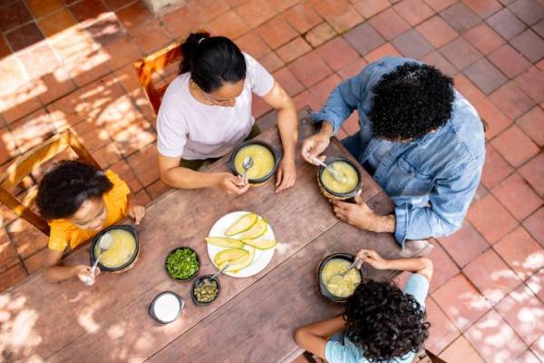 Casi el 50 % de salvadoreños dejó de comprar ciertos alimentos por los altos precios