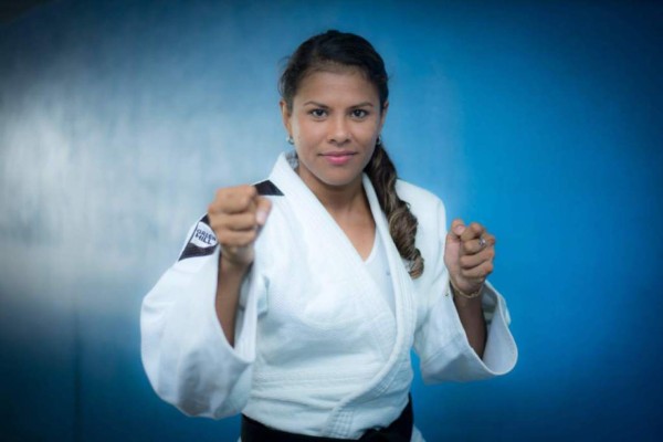 Mujeres Desafiantes 2020: Centroamericanas Sin Límites: De la Tierra al Universo