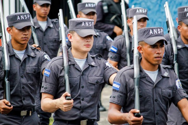 Falta de empleo y seguridad, las principales deudas de El Salvador a sus jóvenes