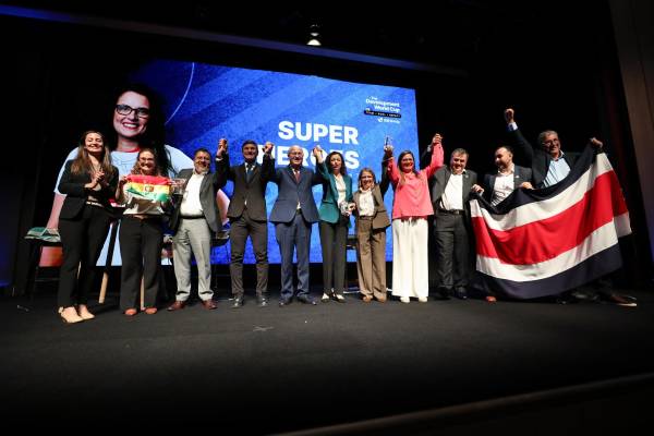 <i>Los premios Superhéroes del Desarrollo reconocen a clientes, contrapartes y agencias ejecutoras que han encontrado soluciones innovadoras a desafíos surgidos. Foto de cortesía</i>
