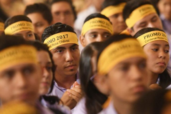 El Salvador celebra la investidura de su primer cardenal