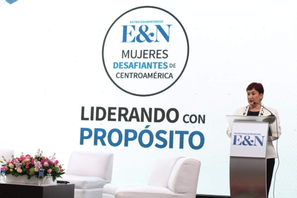 Centroamericanas Desafiantes Sin límites: Mujeres que soñaron con la luna…y volaron mucho más alto