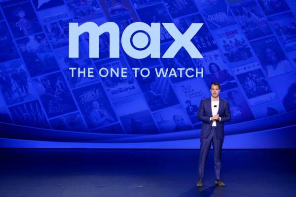 <i>NUEVA YORK, NUEVA YORK - 17 DE MAYO: Casey Bloys, presidente y director ejecutivo de HBO y Max Content, habla en el escenario durante el Discovery Upfront 2023 de Warner Bros. en The Theatre at Madison Square Garden el 17 de mayo de 2023 en la ciudad de Nueva York. Dimitrios Kambouris/Getty Images/AFP (Foto de Dimitrios Kambouris/GETTY IMAGES NORTH AMERICA/Getty Images vía AFP)</i>